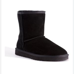 UGG Women's classic boots size 9